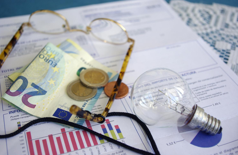 Le tarif du kilowattheure recule de 15 % en février 2025. ( crédit photo : Getty Images )