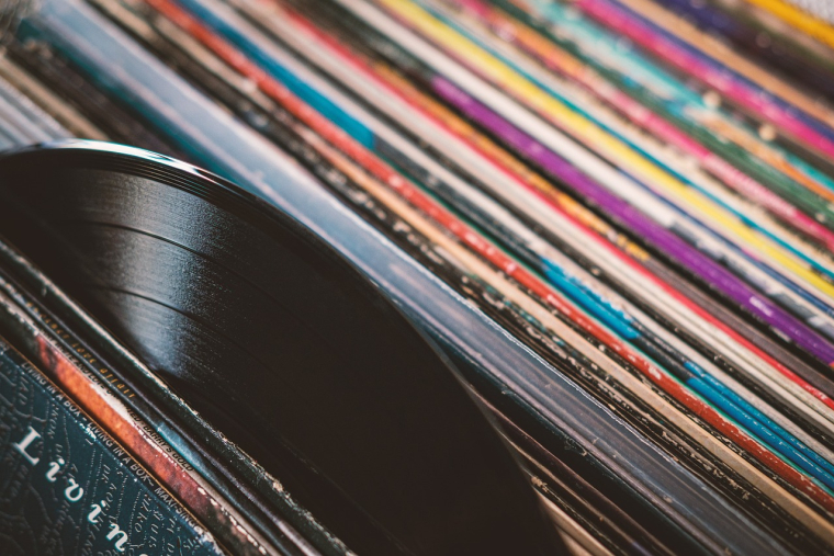 Certains vinyles rares valent aujourd'hui de l'or. (illustration) (Pixabay / Bru-nO)