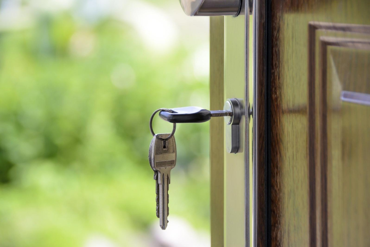 En Vendée, un conflit juridique oppose les propriétaires d'une maison qui veulent vendre et leur locataire qui souhaite rester. (illustration) (PhotoMIX-Company / Pixabay)