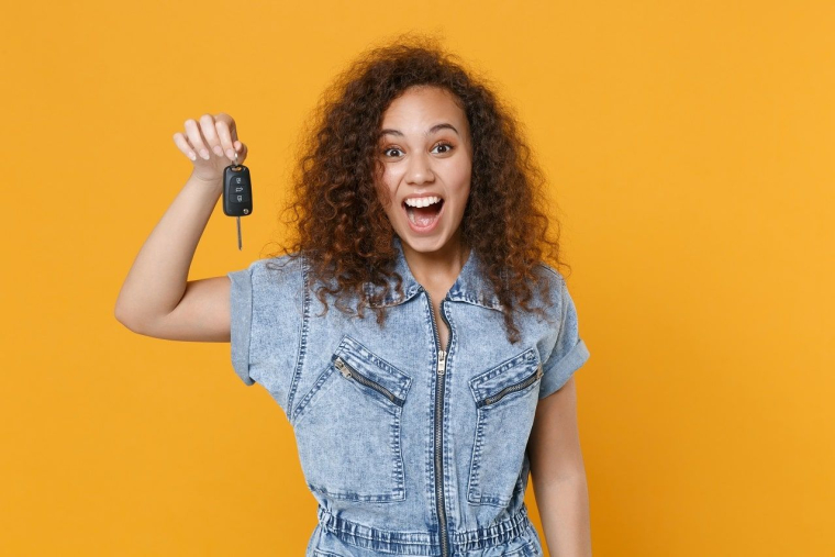 De plus en plus d'adolescents conduisent des voitures sans permis (Crédits photo : Adobe Stock - )