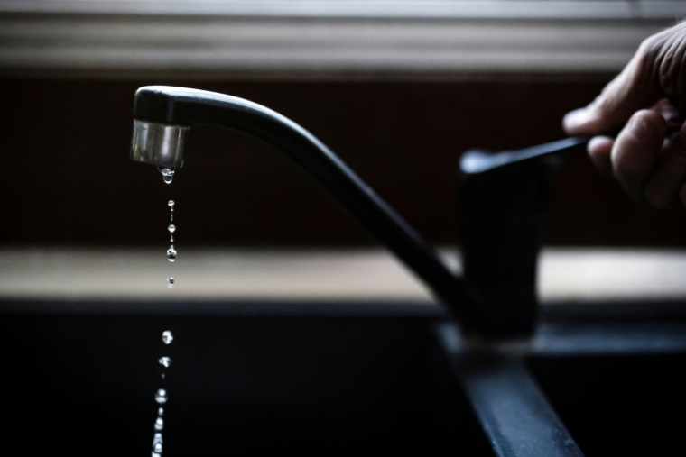 La mise en place il y a un an par Toulouse Métropole d'une tarification saisonnière a permis d'économiser 800.000 m3 d'eau potable, sur une consommation totale de quelque 52,5 millions de m3 ( AFP / Lionel BONAVENTURE )