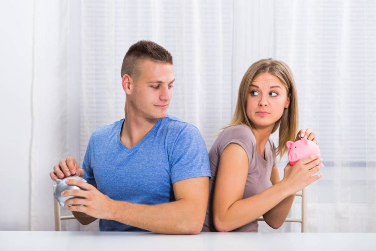 Concubinage, PACS, mariage : comment bien gérer son argent ? / iStock.com - LittleBee80