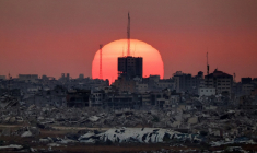 La bande de Gaza vue depuis Israël, au soir du 1er juillet 2025 ( AFP / Jack GUEZ )