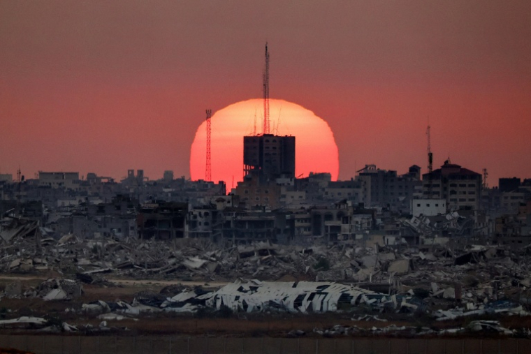 La bande de Gaza vue depuis Israël, au soir du 1er juillet 2025 ( AFP / Jack GUEZ )