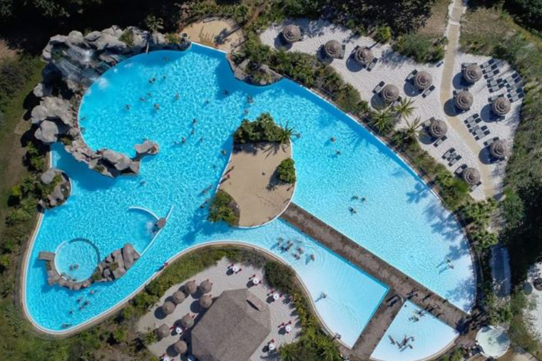 Les parcs aquatiques sont l'une des attractions phares de l'été. Crédit photo : capture Instagram @oglisspark