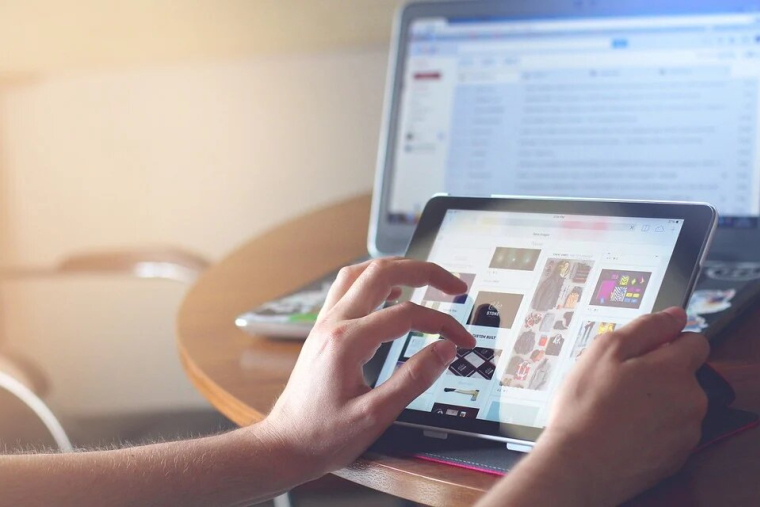 Les ventes de produits de seconde main doivent être déclarées dès lors qu’elles dépassent 2 000 euros par an, ou lorsque plus de 30 transactions ont été effectuées. (Illustration) (FANCYCRAVE1 / PIXABAY)