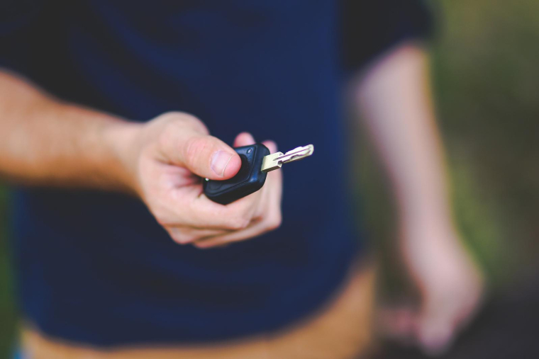 Une fois le véhicule donné, celui-ci est remis en état par le garage solidaire. (Karolina Grabowska / Pixabay)