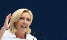 Marine Le Pen à Mormant-sur-Vernisson, le 9 juin 2025. ( AFP / JEAN-FRANCOIS MONIER )