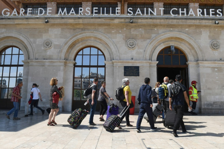 Devant la gare Saint-Charles à Marseille le 19 mai 2018 ( AFP / BORIS HORVAT )