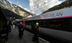 Le trafic ferroviaire entre Paris et Milan est interrompu au moins plusieurs jours, a indiqué mardi la SNCF ( AFP / JEAN-PHILIPPE KSIAZEK )