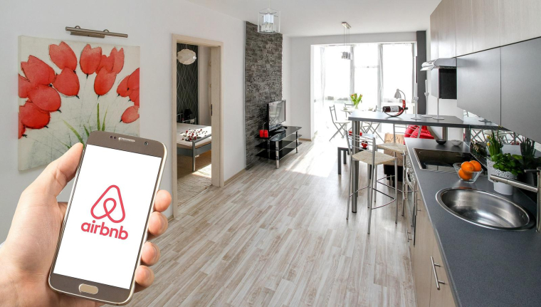Actuellement, les propriétaires de locations meublées bénéficient d'un abattement fiscal de 50 %, contre 30 % pour les propriétaires de logements loués nus. (illustration) (PIXABAY / Reisefreiheit_eu)
