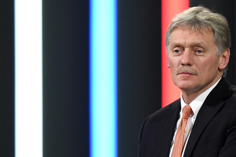 Dmitri Peskov, le 23 décembre 2021, à Moscou ( AFP / NATALIA KOLESNIKOVA )
