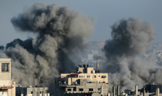 Nuage de fumée au-dessus de Jabalia, dans le nord de la bande de Gaza, après une frappe israélienne le 28 juin 2025 ( AFP / Bashar TALEB )