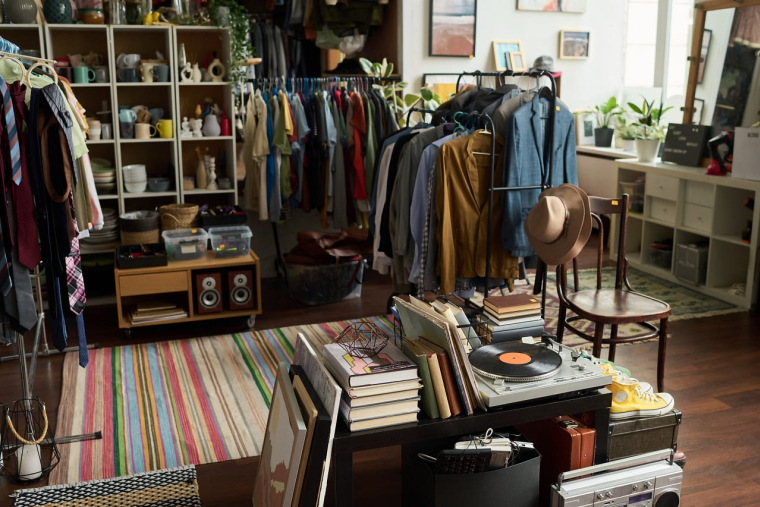 (Dans quels magasins peut-on partir sans payer la marchandise en toute légalité ? - Crédit photo : Adobe Stock)