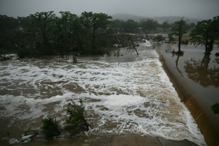 Inondations provoquées par la crue du fleuve Guadalupe, au Texas, à Kerrville, aux Etats-Unis, le 5 juillet 2025 ( AFP / RONALDO SCHEMIDT )