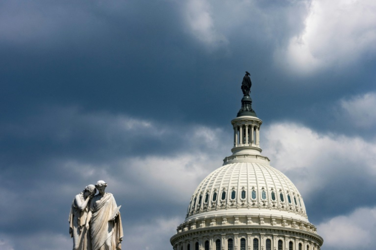 Le Monument de la paix devant le dôme du Capitole de Washington, le 29 juin 2025 ( AFP / Jim WATSON )