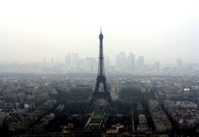Parmi les possibilités pour adoucir la fiscalité de vos SCPI, vous pouvez les loger dans un contrat d'assurance-vie. (crédit : Pexel)