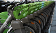 Depuis un mois, le nombre de vélos abandonnés est trois fois supérieur à la normale ( AFP / Martin LELIEVRE )