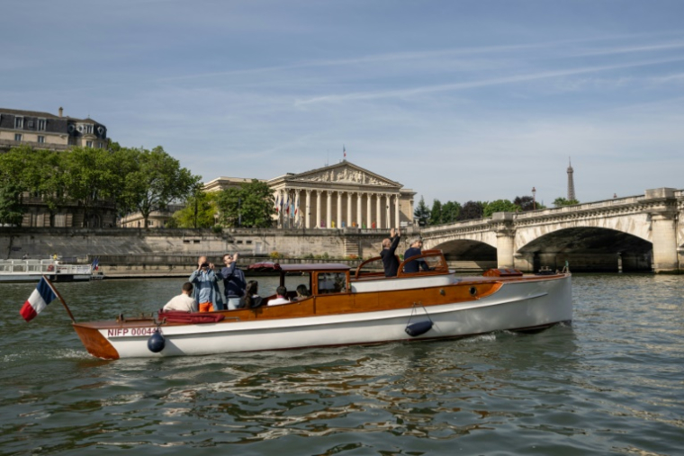 Le système alimenté par la Seine servira notamment à rafraîchir l'Assemblée nationale. ( AFP / BERTRAND GUAY )