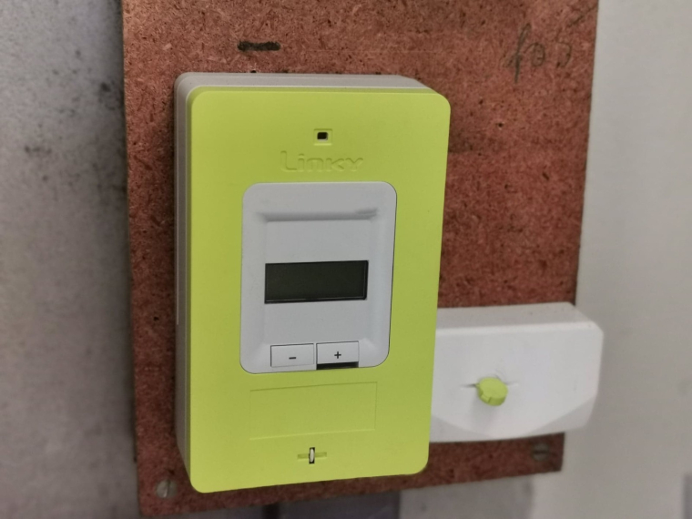 L'incendie s'est déclaré dans une chambre où un compteur Linky avait été installé malgré les réticences de la famille. (NG)