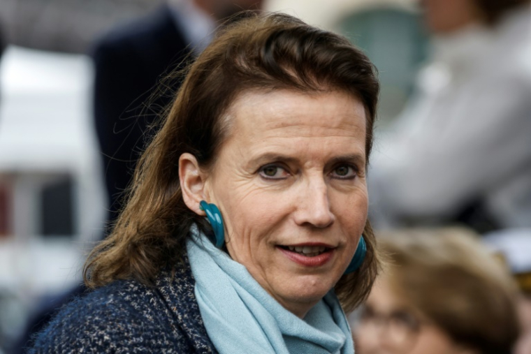 Claire Hedon, Défenseure des droits, assiste à la cérémonie d'hommage national en l'honneur de l'ancien ministre français de la Justice, Robert Badinter, devant le ministère de la Justice, place Vendôme, à Paris, le 14 février 2024 ( POOL / Ludovic MARIN )