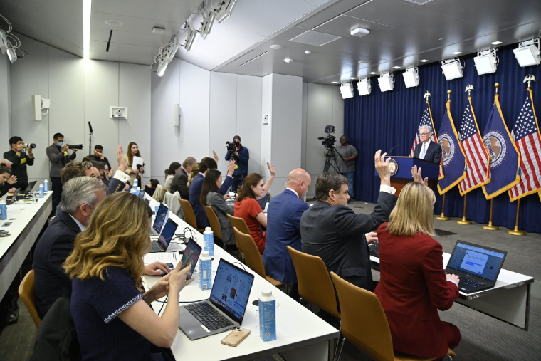 Jerome Powell, lors d'une conférence de presse organisée par la Fed. (Crédits photo : Federal Reserve - )