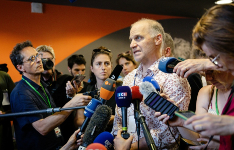 Un des chercheurs bénéficiaires du programme d'accueil de l'université d'Aix-Marseille à une conférence de presse, le 26 juin 2025 à Marseille ( AFP / CLEMENT MAHOUDEAU )
