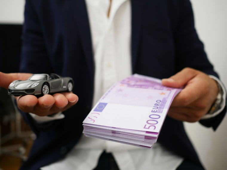Comment financer au mieux l'achat d'une voiture? (Crédits photo : Pixabay - Raten Kauf )