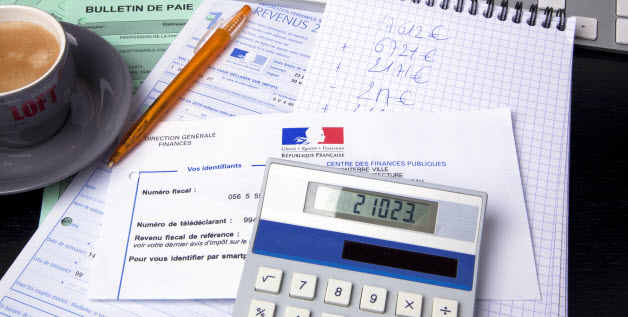 La politique monétaire accommodante de la BCE présente l'avantage indirect, et rarement évoqué, de réduire la fiscalité dans les pays-membres de la zone euro explique Bruno Colmant.