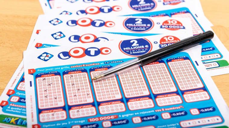des grilles de Loto, un jeu de la FDJ. (crédit photo : Adobe Stock / )