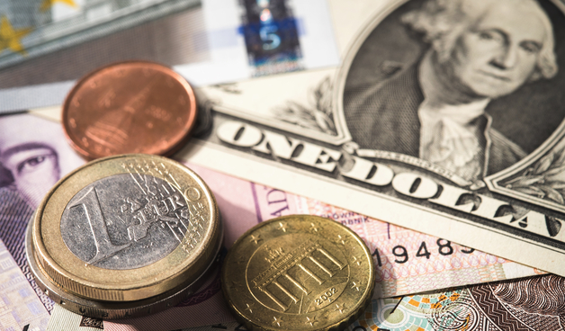L'euro a repris du terrain face au dollar lors des annonces de Mario Draghi jeudi 3 décembre.