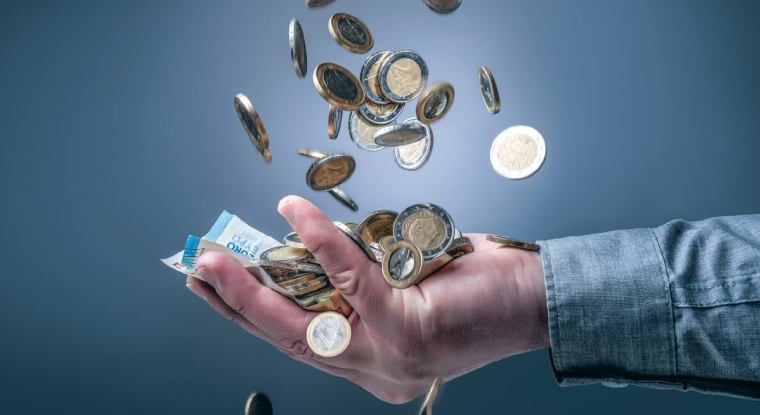 Tous les conseils pour optimiser les retraits de vos contrats d'assurance vie. (© Shutterstock)