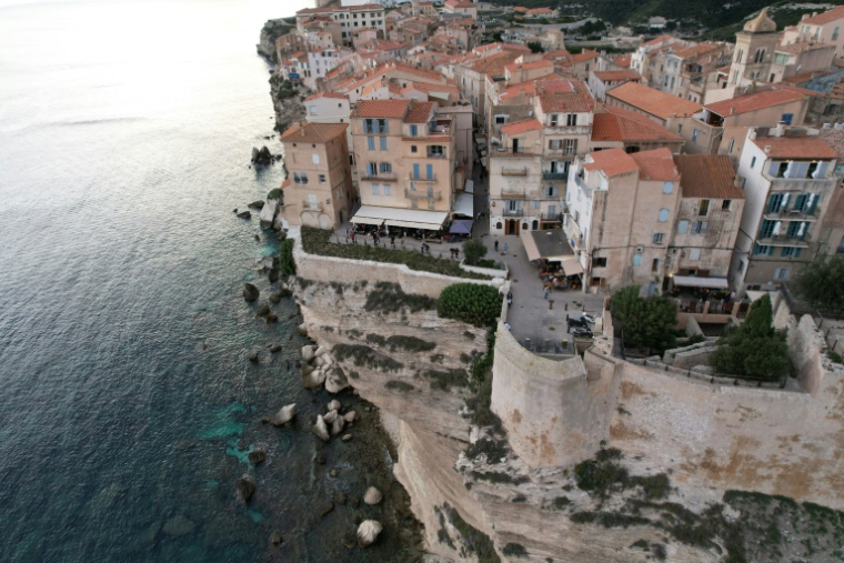 La "ville haute" de Bonifacio, en Corse, le 17 septembre 2024 ( AFP / Pascal POCHARD-CASABIANCA )