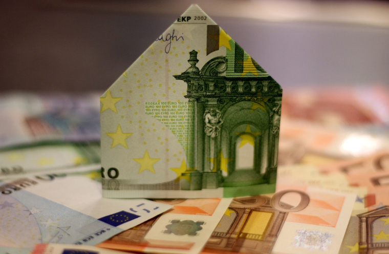 Le fisc applique une pénalité en cas de retard de paiement de la taxe foncière. (illustration) (Pixabay / moerschy)