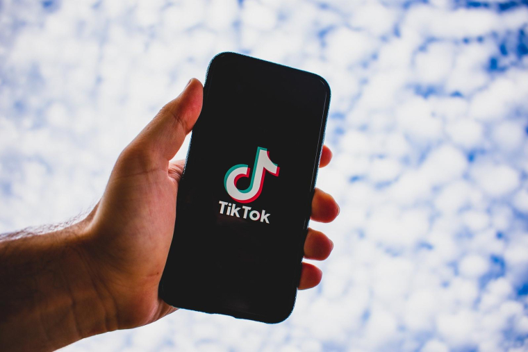 Selon ses détracteurs, TikTok Shop risque également d'exposer les plus jeunes à des produits bas de gamme. (Illustration) (travelsourced / Pixabay)