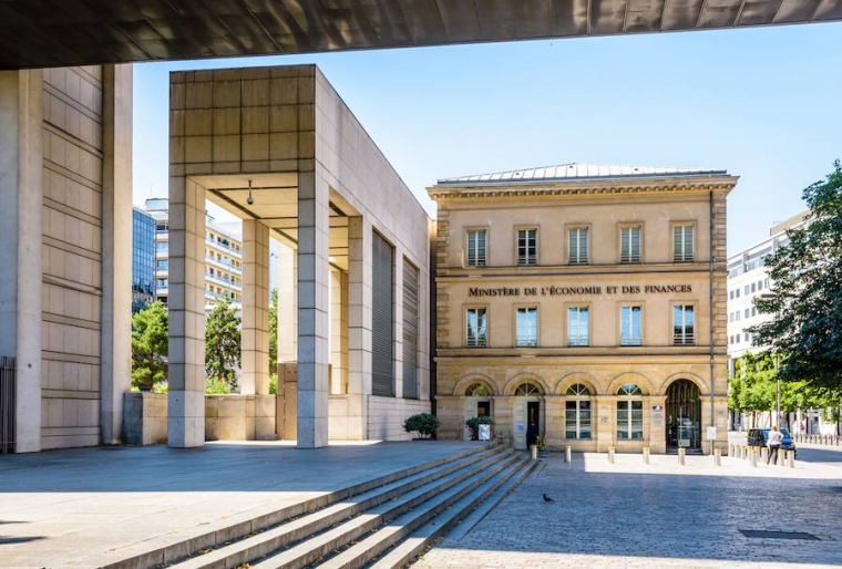 Impôts 2024 / zoom sur le calendrier-iStock-olrat.jpg