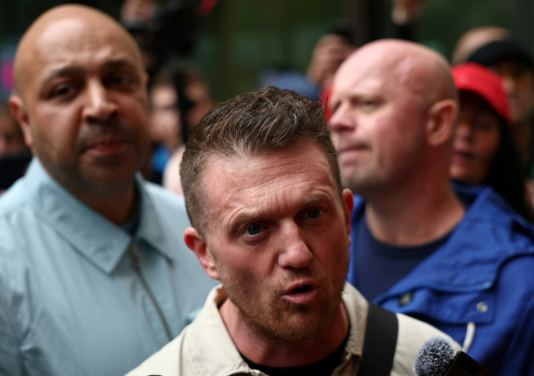 L'activiste britannique d'extrême droite Tommy Robinson à Westminster, à Londres, le 5 juin 2025 ( AFP / HENRY NICHOLLS )