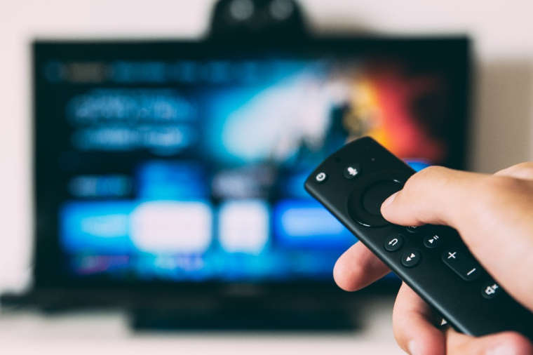 HF Company est un mini-groupe d''électronique Grand Public qui conçoitnotamment des décodeurs et des récepteurs TV, des enceintes connectées et Bluetooth, des lecteurs CD/MP3/radios numérique... (source : Glen Carstens-Peters / Unsplash)