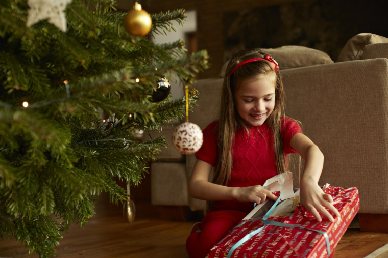 Voici nos astuces pour faire plaisir à vos enfants sans (trop) grever votre budget. crédit photo : Getty Images