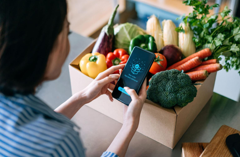 Des sites proposent des produits bio moins chers qu’en magasin, avec des réductions jusqu’à 50%. ( crédit photo : Getty Images )