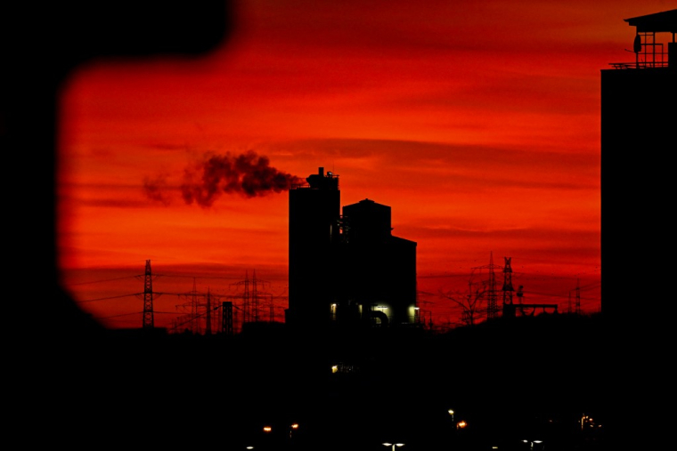 Une usine chimique à Francfort, en Allemagne. ( AFP / KIRILL KUDRYAVTSEV )