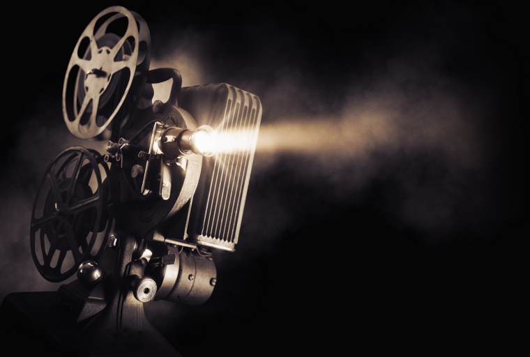 Dans les films d'Almodóvar, la valeur esthétique de la mise en scène est fondamentale. (crédit : Adobe Stock)