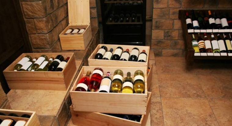 Faites vous plaisir en achetant du vin aux enchères. Le Revenu vous donne quelques conseils. (© Phovoir)
