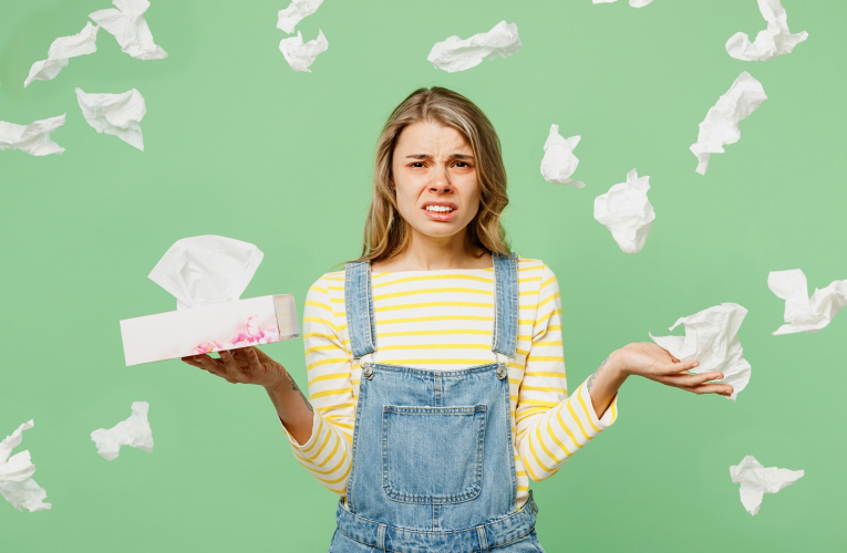 Près d'un adulte sur trois et 20% des enfants de plus de 9 ans souffriraient de rhinites saisonnières. (crédit : Adobe Stock)