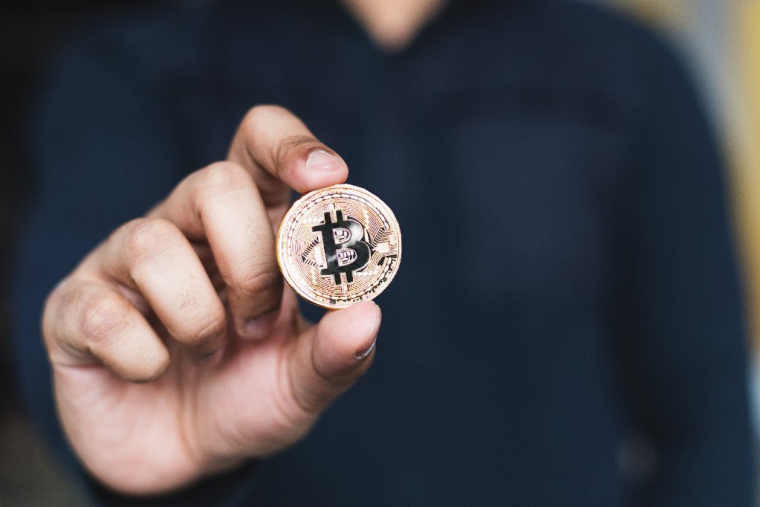 Même si les cryptomonnaies font preuve d'une volatilité qui a de quoi refroidir les instisseurs, leur évolution sur le long terme reste spectaculaire.(Crédits photo : Adobe Stock - )