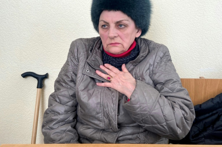 Photo diffusée le 3 juillet 2025 par une source connue de l'AFP montrant Evguénia Maïboroda dans le box des accusés, lors de sa condamnation au tribunal municipal de Chakhty, dans l'Oblast de Rostov, le 29 janvier 2024 en Russie ( HANDOUT / HANDOUT )