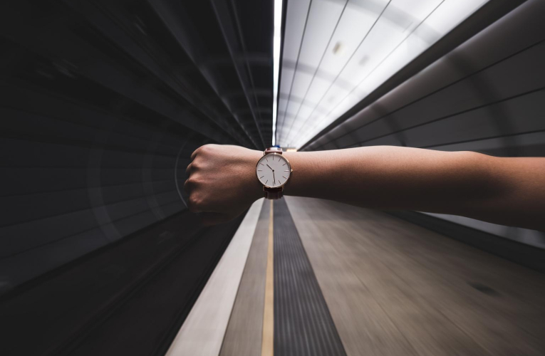 La céramique high-tech se fait une place aux poignets des amateurs de belles montres. crédit photo : Getty Images