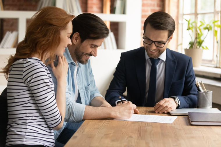 Le LLI implique d’acquérir un logement neuf par le biais d’une entreprise, souvent une SCI. ( crédit photo : Getty Images/iStockphoto )