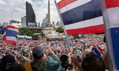 Manifestation pour réclamer la démission de la première ministre thaïlandaise Paetongtarn Shinawatra, le 28 juin 2025 à Bangkok  ( AFP / Chanakarn Laosarakham )