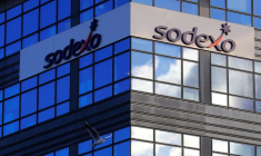 Le logo de Sodexo est visible au siège de la société à Issy-les-Moulineaux près de Paris